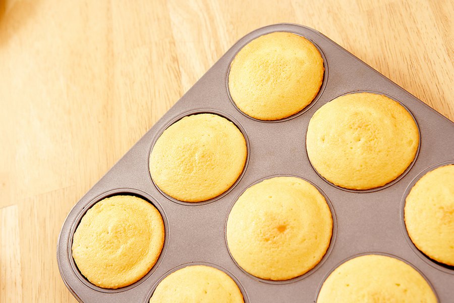 baked-egg-challenge-risks-hm63v1c8