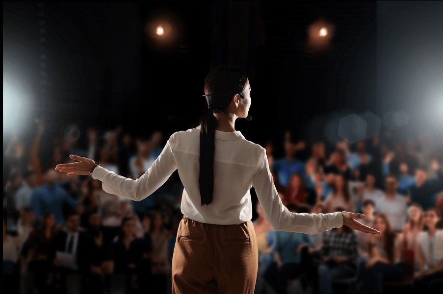 Illustration representing understanding fear in public speaking
