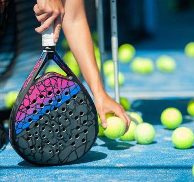 beginner-padel-lessons-marbella-4shpyyqr