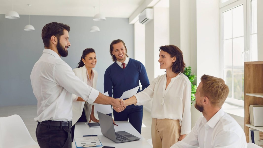 best-methods-build-investor-relations-68w7m2e4