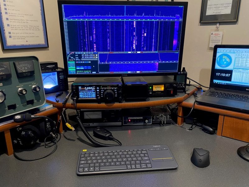 Ham Shack with Yaesu FT-991 and HDSDR Software