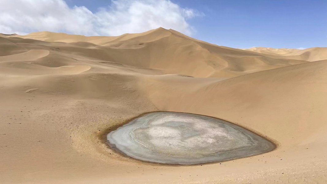 Vast expanse of the Taklamakan Desert in Xinjiang
