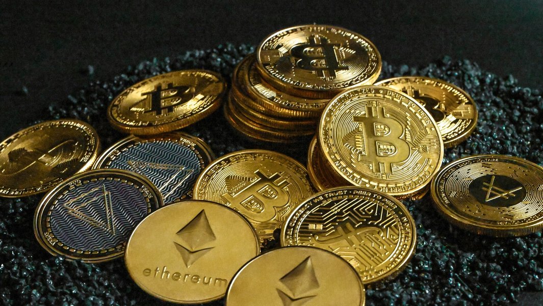 Illustratie van cryptocurrency en investeren
