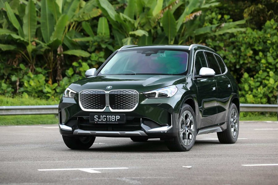 BMW iX1 eDrive20 xLine em movimento