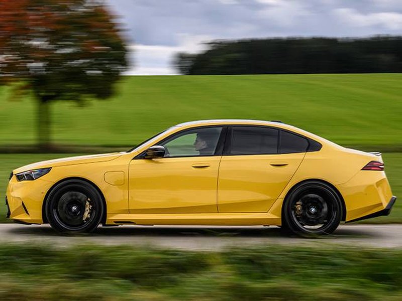 Side profile of the 2026 BMW M5 sedan