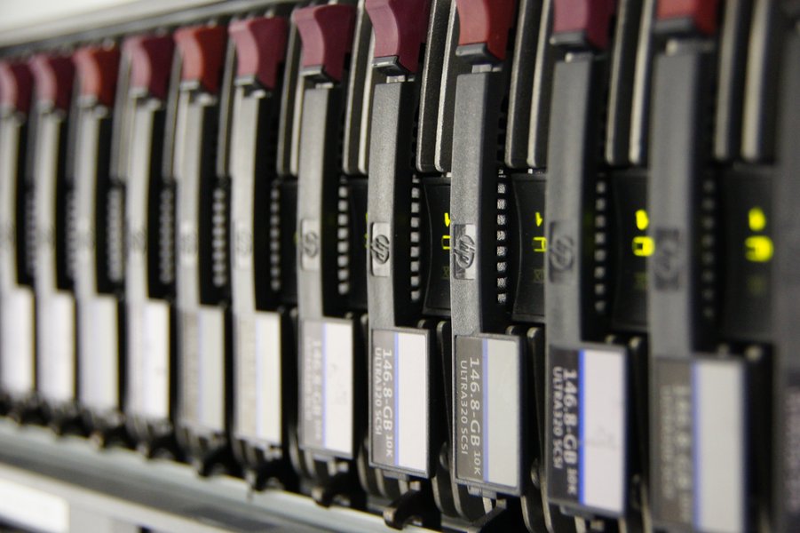 Storage server hardware