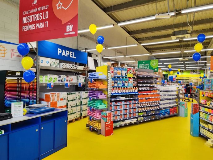 Bureau Vallée store interior