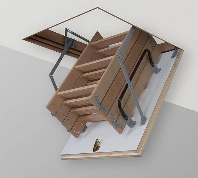 Металеві ножничні сходи на горище