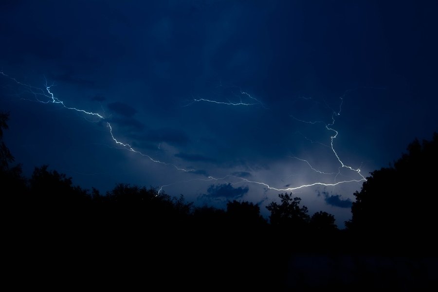 calculating-distance-from-lightning-using-thunder-awz4z2a0