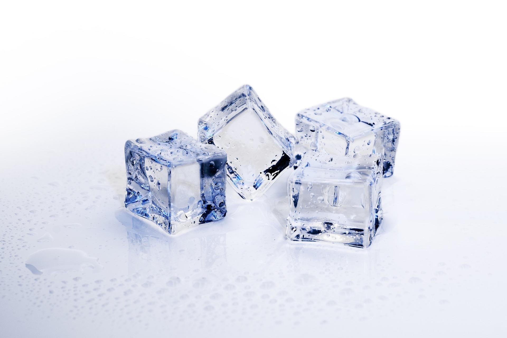 laboratory thermodynamics equipment and ice cubes