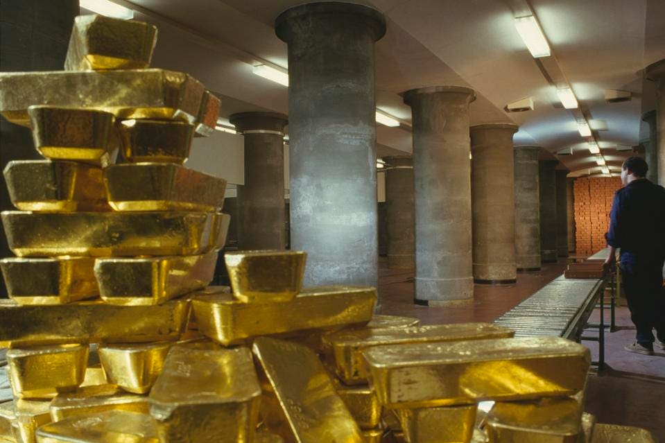 gold investment market scene