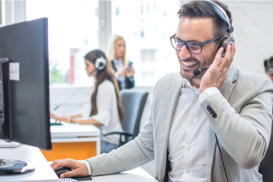 Illustration of diverse customer service agents and speech bubbles