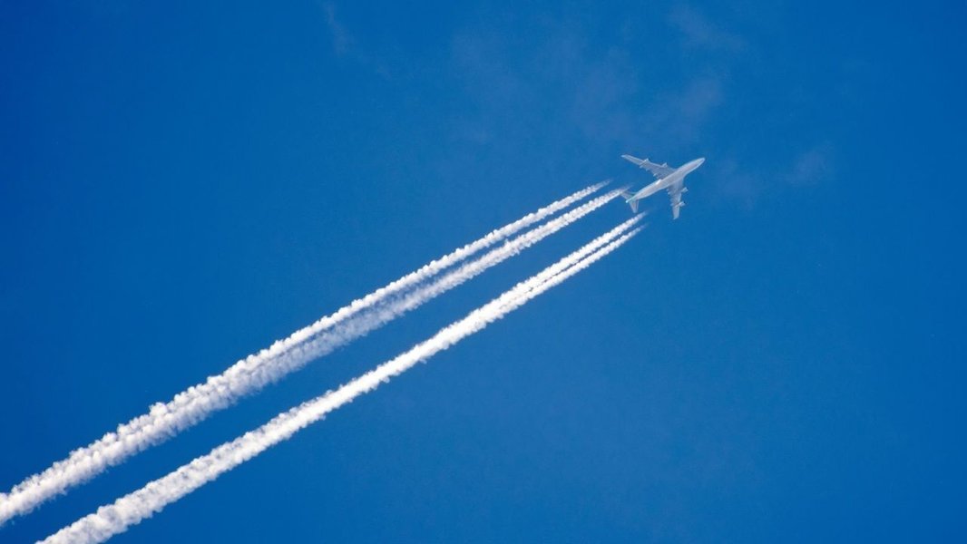 aircraft contrails sky legislation