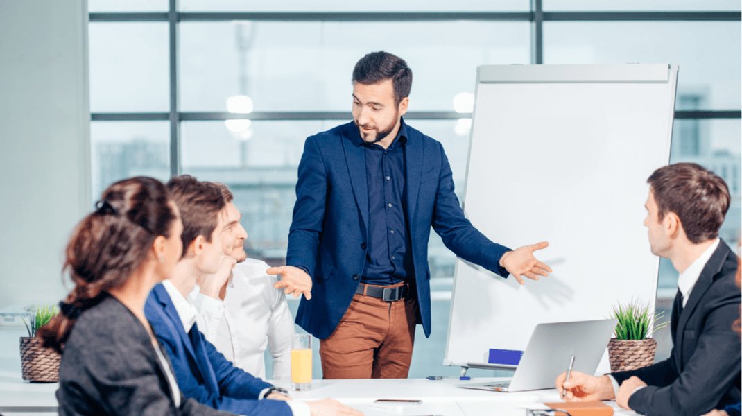 Illustration of team management skills in online training