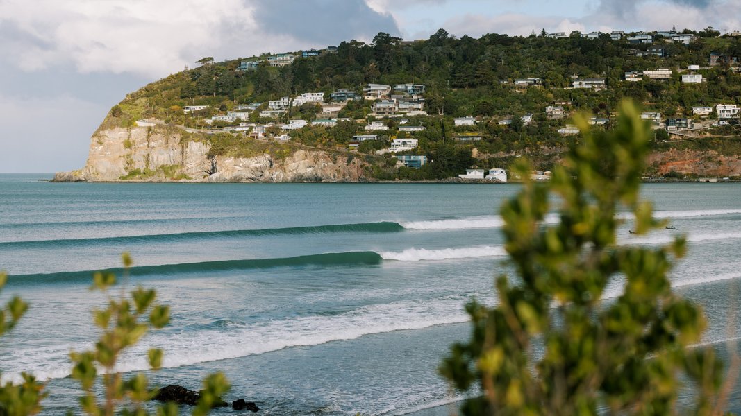christchurch-surf-lessons-guide-4p78im93ll