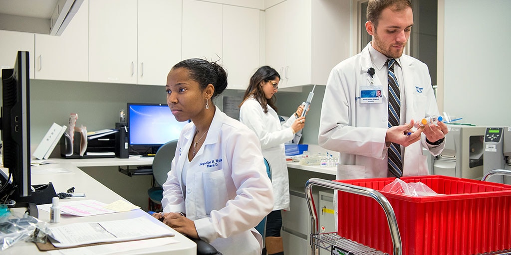 clinical pharmacist in healthcare team