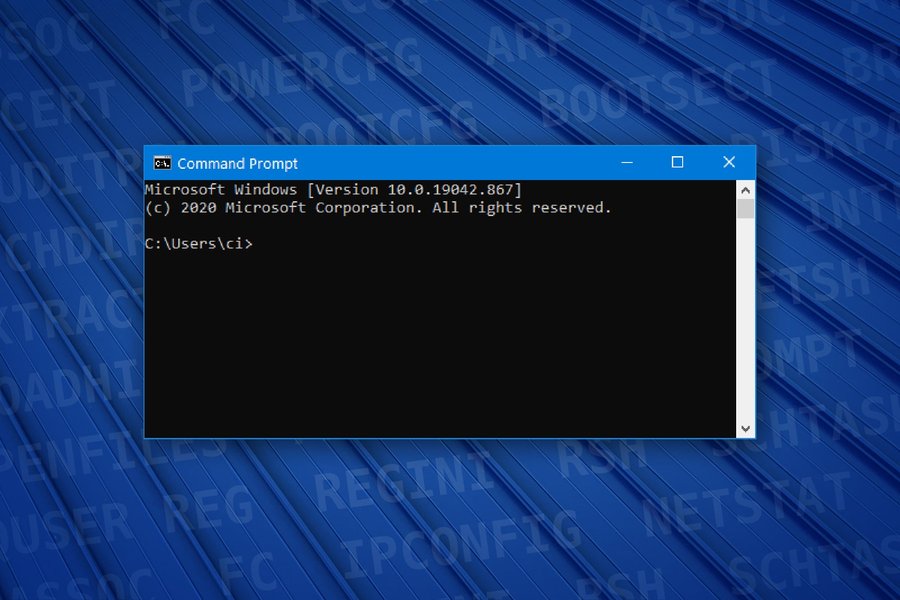 Símbolo del sistema de Windows ejecutando comandos