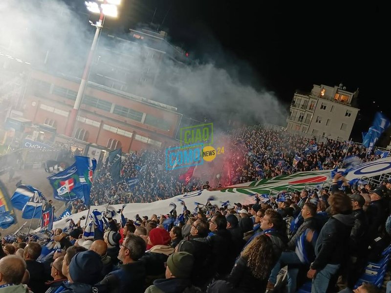 Tifosi del Como allo stadio