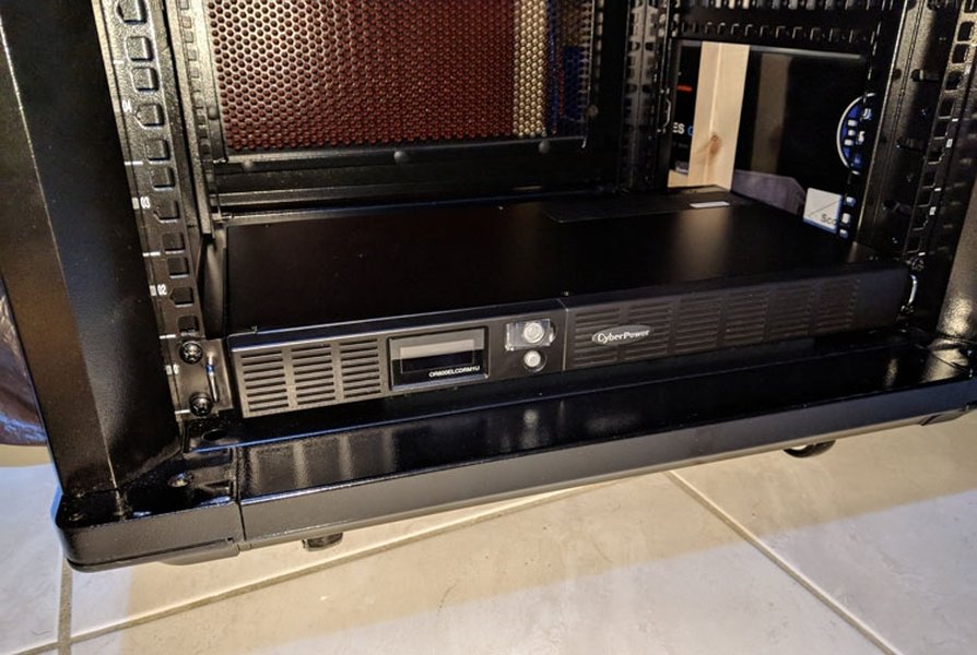 Rack-mounted UPS in a network rack