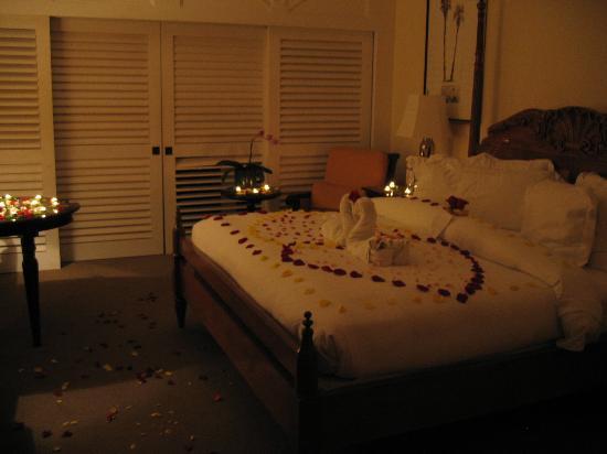 romantic candle lit bedroom