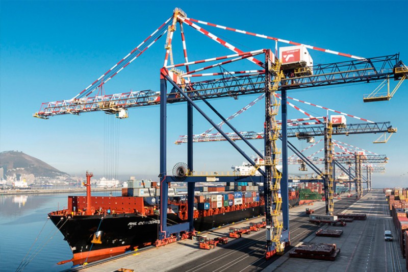 port cranes shipping container