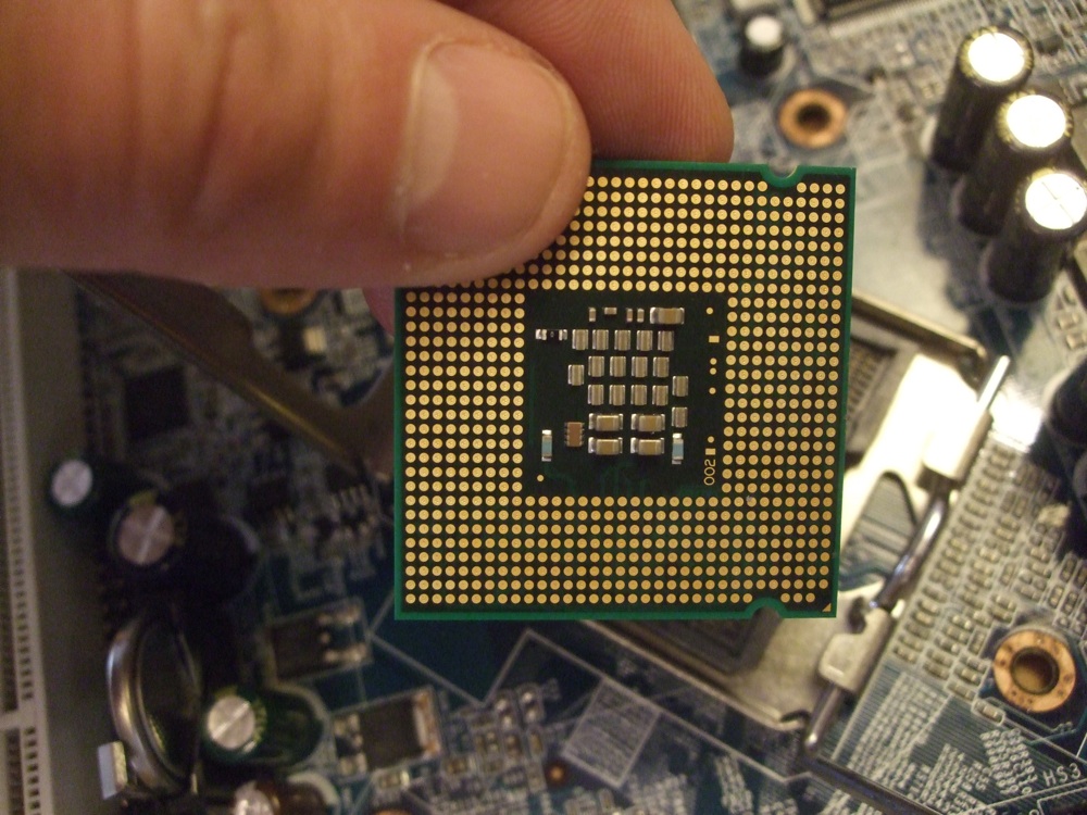 modern cpu hardware, physical computer components, integrated circuit boards
