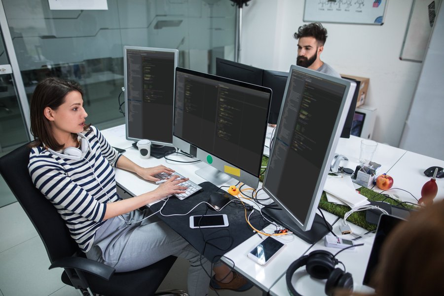 crear-app-web-10k-usd-mes-lmrodxlt