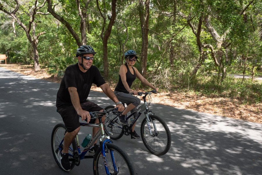 cyclist-reaction-time-unpaved-trail-evyn9n19