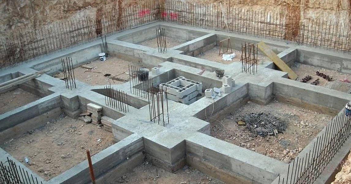 Diagram showing different types of building foundations