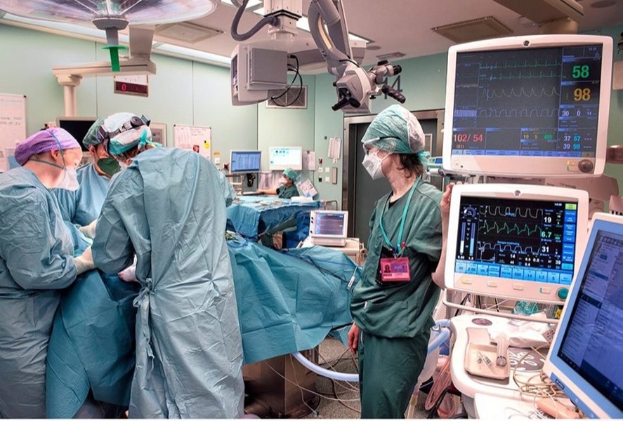 Patient intubé sous anesthésie générale