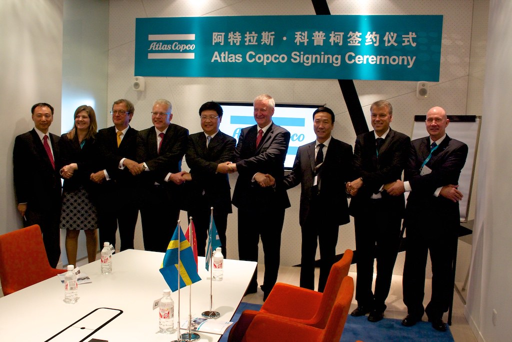 professional signing ceremony event