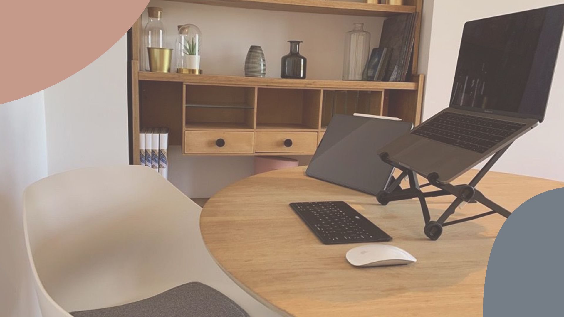 travel digital nomad workspace