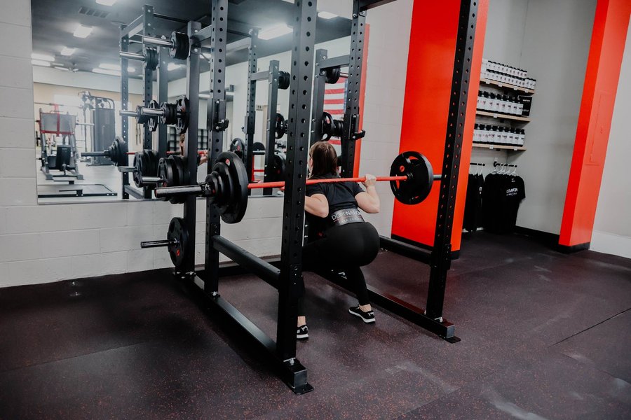 dominating-gym-confidence-t3b1p85o