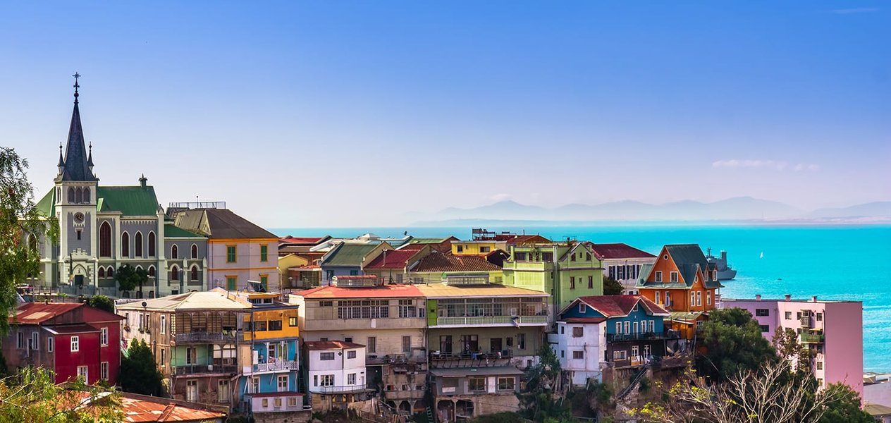 University setting in Valparaíso, Chile
