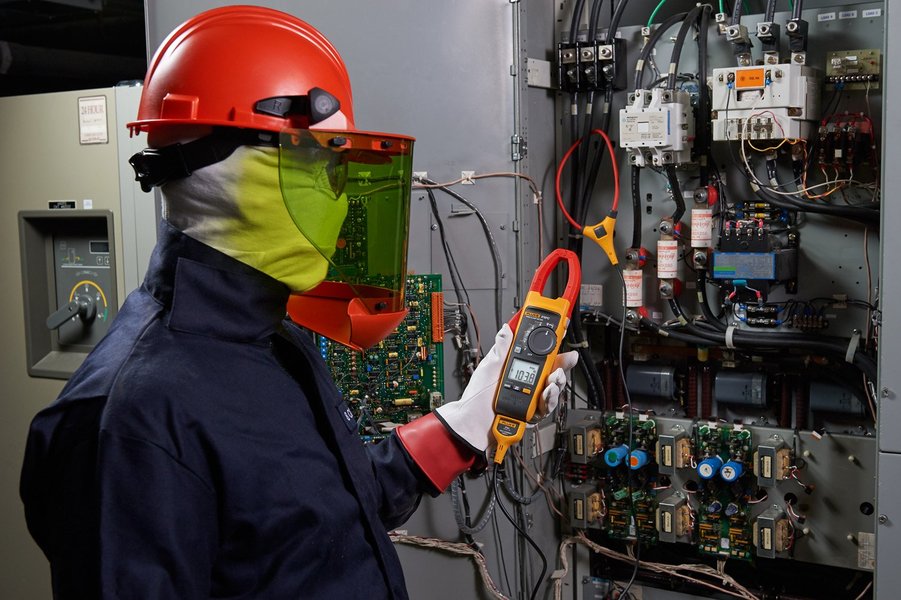 Equipos de protección personal (EPI) para trabajos eléctricos