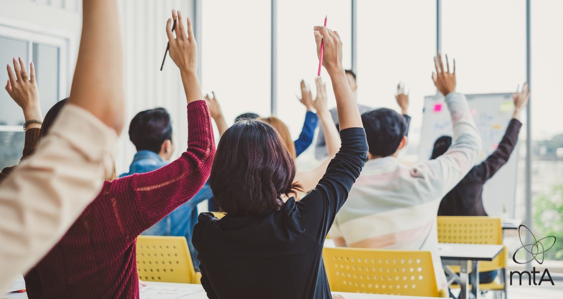 Infographic showing how Audience Response Systems improve engagement