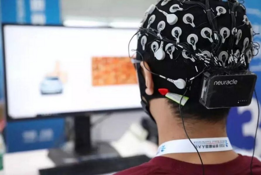 ethical-debates-brain-computer-interfaces-dfmkpaz4