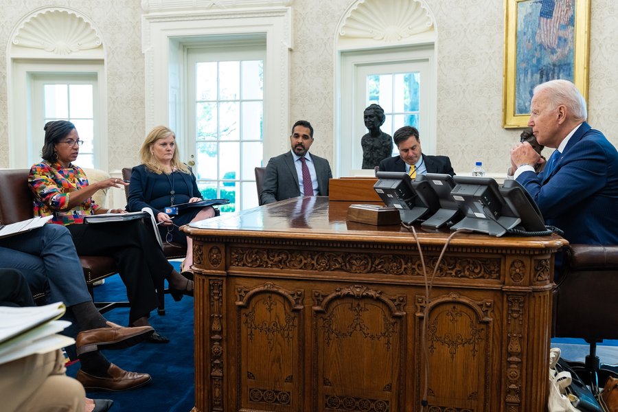 white house staff meeting