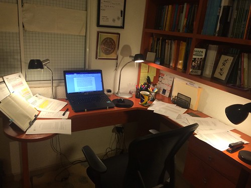 research paper writing desk