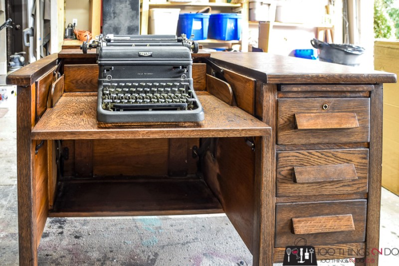 vintage typewriter on wooden desk