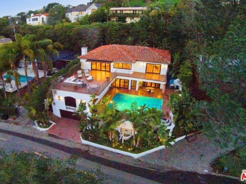 faye-resnick-life-career-w6c00mqq