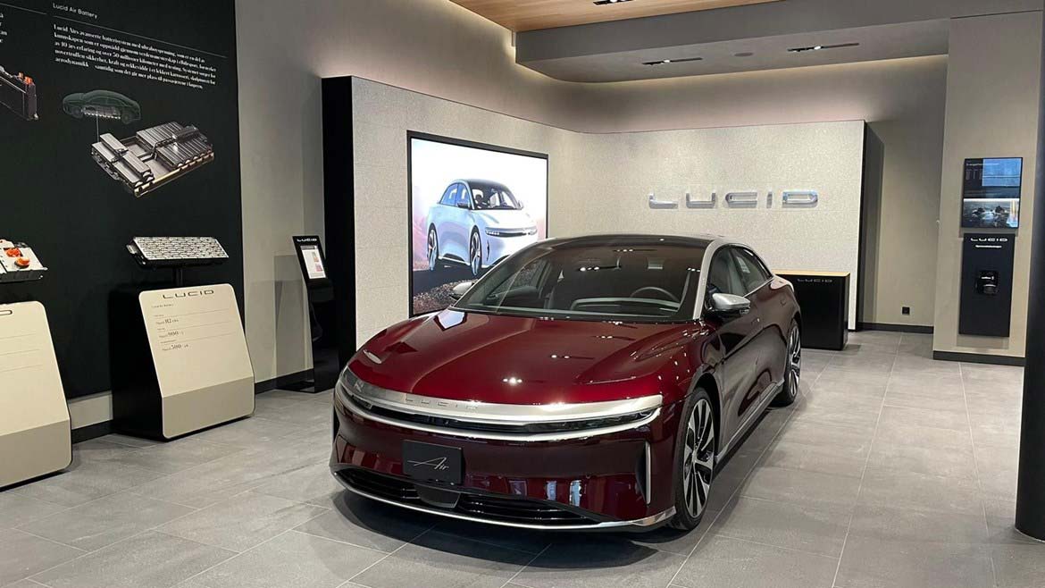 electric vehicles in norwegian showroom