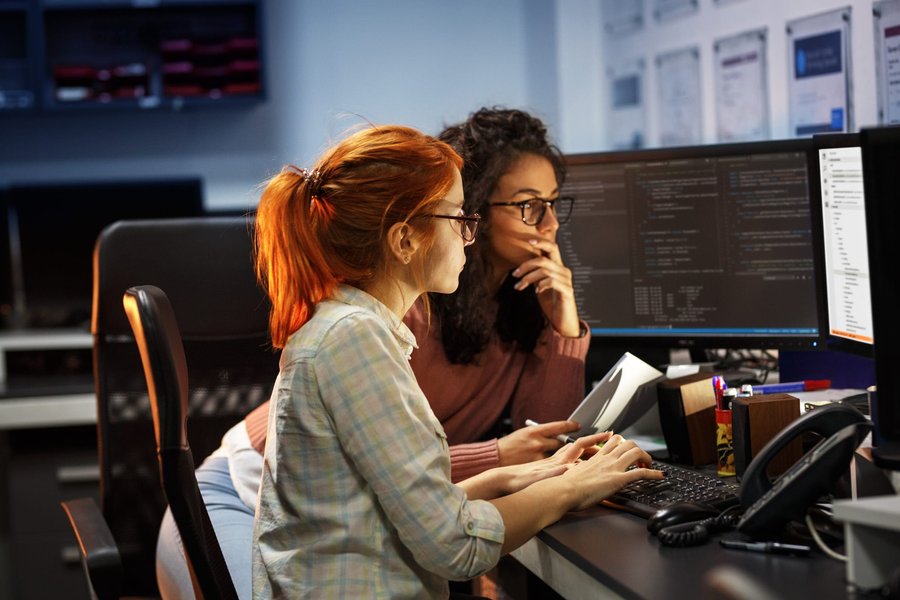 female-web-developers-guide-p86z8534
