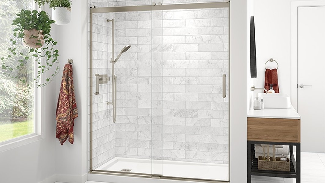 frameless-easy-clean-shower-door-m1lljzv5