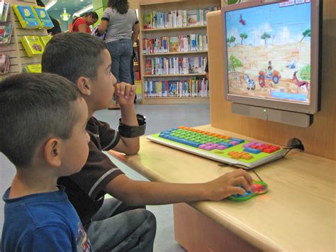 children learning online