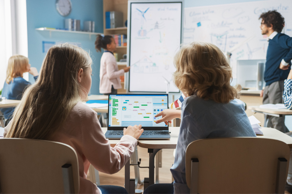 grade 12 students in digital classroom technology