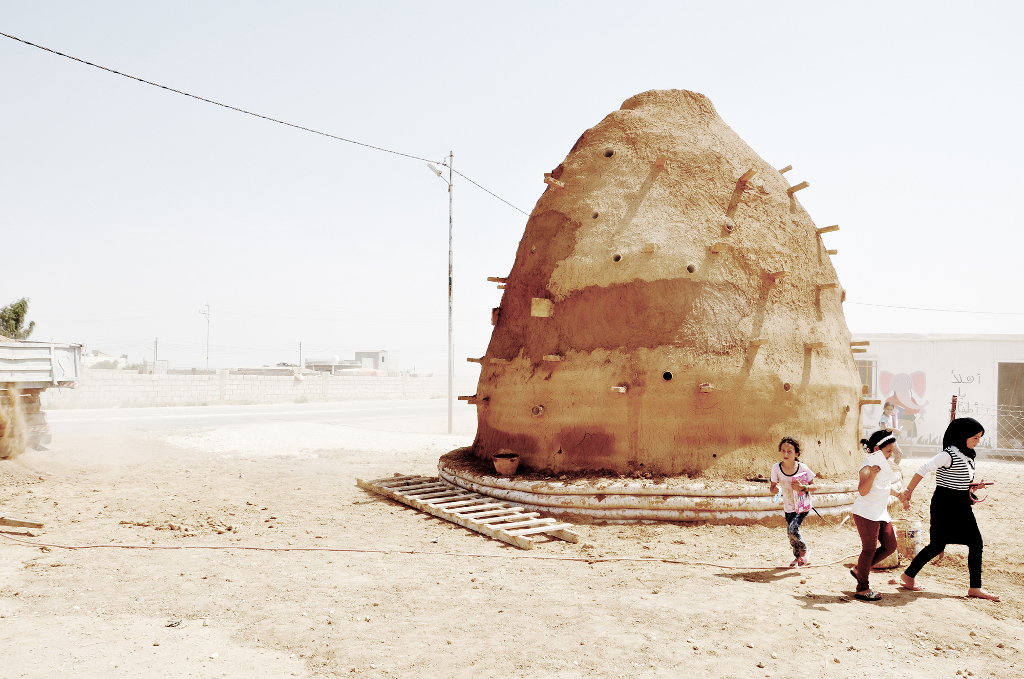 migrants community religious architecture