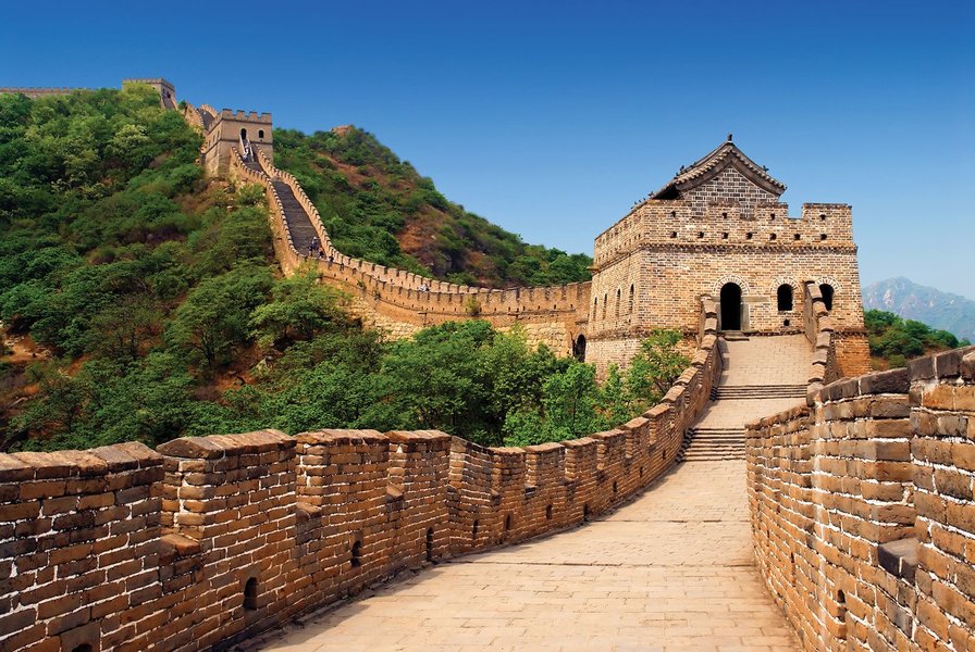 Ein Abschnitt der Großen Mauer, initiiert von der Qin-Dynastie
