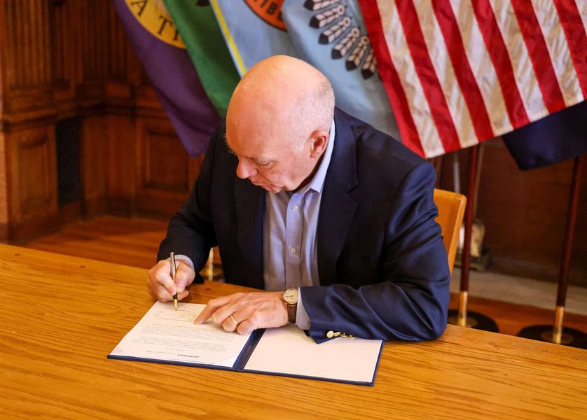 gianforte-sb375-signing-status-rxcop8fg