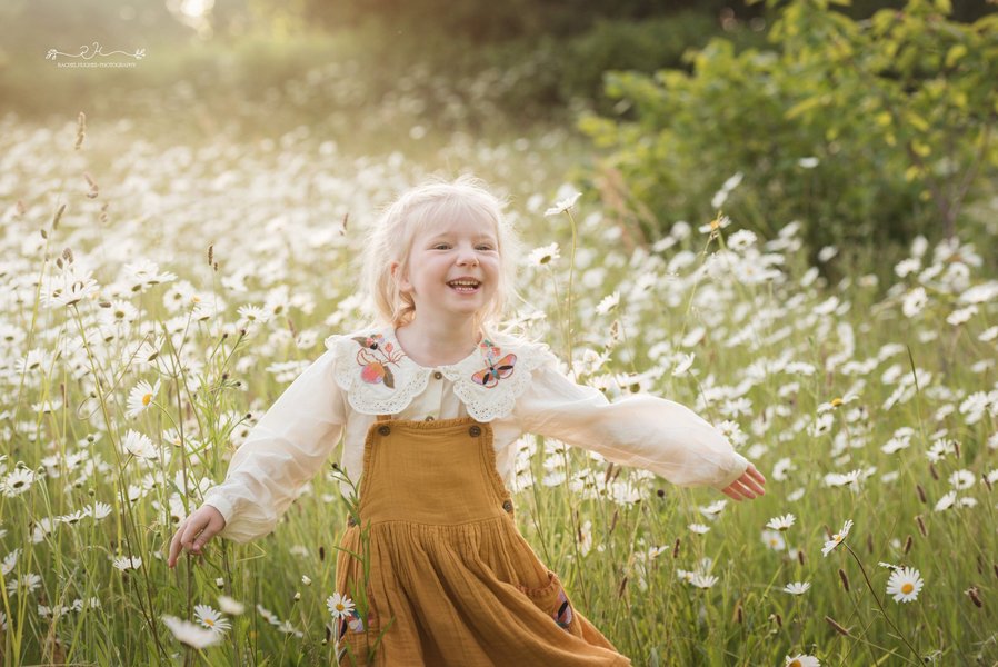 girl-in-meadow-visualization-guide-a0aaopfy